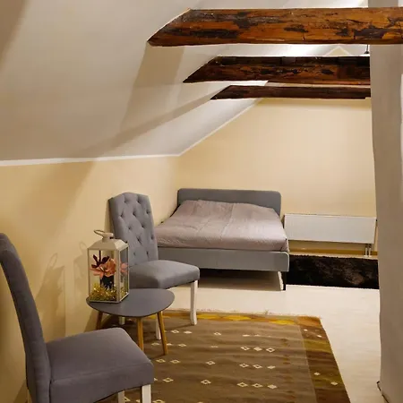 בית אירוח Kesklinna Kodumajutus פאידה