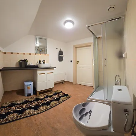 Kesklinna Kodumajutus בית אירוח *